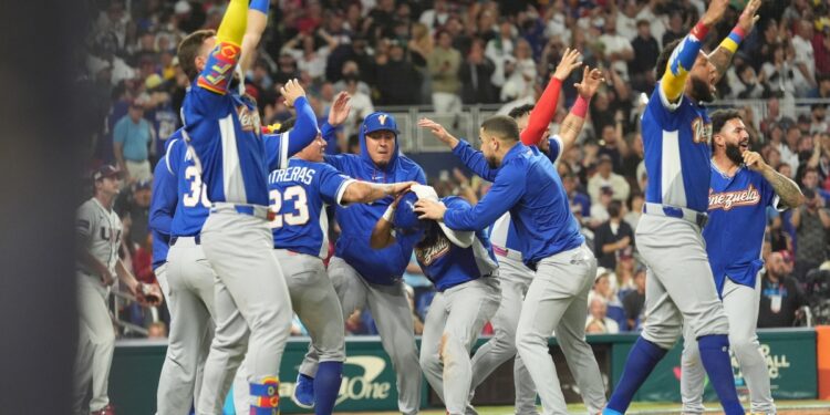 ‘우주최강’? 고꾸라진 미국야구…베네수엘라 WBC 우승