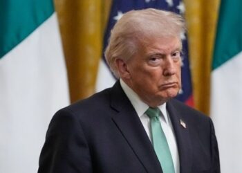 [속보] 트럼프 “이란과 대화, 발전소 폭격 보류”…이란 “대화 없었다”