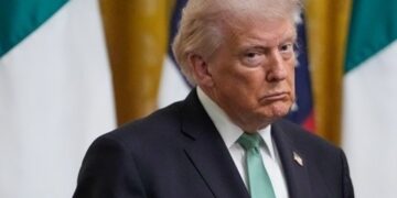 [속보] 트럼프 “이란과 대화, 발전소 폭격 보류”…이란 “대화 없었다”