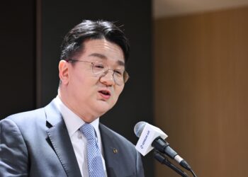 대한항공 영업이익 반토막에도…조원태 회장 연봉은 146억