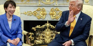 트럼프, 주일미군 거론하며 “日 적극 나서길” 기여 압박…다카이치 “이란핵 용납 안 돼”