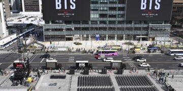 “왜 이렇게 안 터져” BTS 공연 광화문 100만 인파에 먹통?…AI 기지국 뜬다