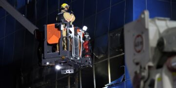 대전 화재 실종자 1명 사망…완진됐지만 남은 실종자 13명