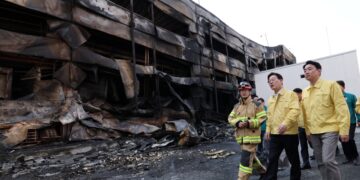 ‘74명 사상’ 대전 최악 참사…李대통령 “끝까지 책임지겠다”