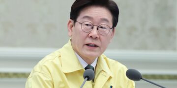 신전떡볶이 9.7억 과징금에… 李대통령 “최대치 부과한 거겠죠?”