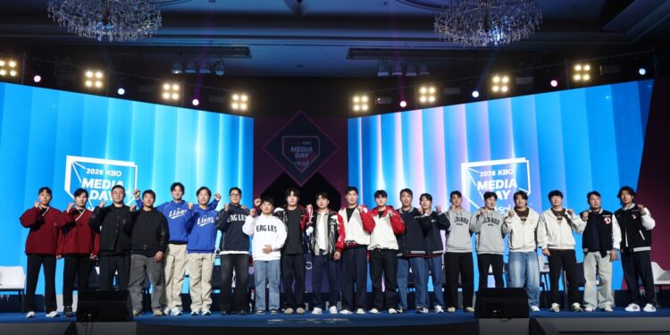 LG 독주냐, 삼성과 2강이냐… 한화·kt도 상위권 호시탐탐