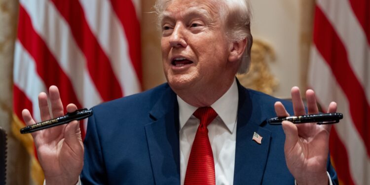 트럼프 “4월6일까지 안 친다”…이란 발전소 공격유예 열흘 더