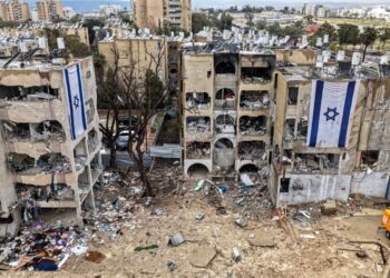 이스라엘 국방 “이란 본토 타격 강화…갈수록 대가 무거워질 것”