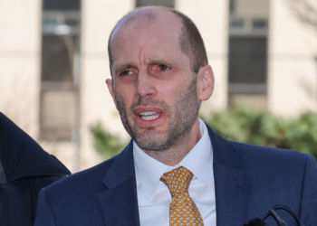 로저스 한국 쿠팡 임시 대표 또 주식 보상… 61억 규모