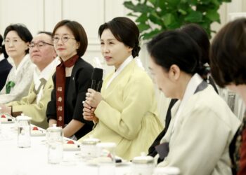 김혜경 여사 “유네스코 한복 등재 땐 국민에 큰 자긍심”