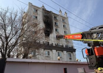 [속보] 인천 옥련동 모텔서 ‘전자담배 충전 중’ 불…51명 부상·26명 병원 이송