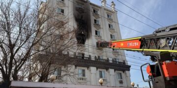 [속보] 인천 옥련동 모텔서 ‘전자담배 충전 중’ 불…51명 부상·26명 병원 이송