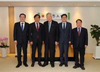 “출퇴근 시간 무임승차 제한” 논의에 노인회 ‘발끈’…“생계형 이동” 주장