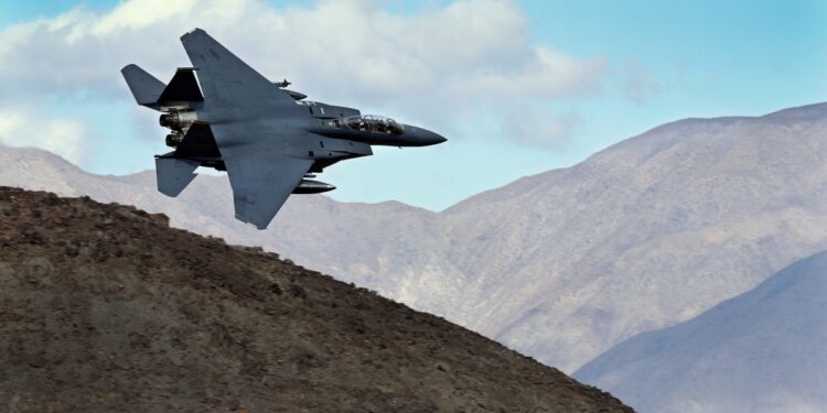 [속보] F-15 실종 미군 구조…트럼프 “역사상 가장 대담한 작전 완수”