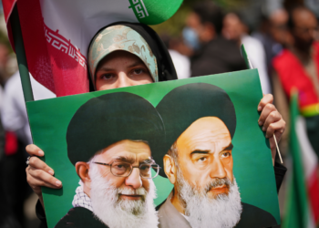 이란, 트럼프의 발전소·다리 공격 위협에 ‘인간 사슬 방패’로 맞서