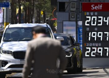 ‘원유·나프타 특사’ 강훈식, 카자흐·오만·사우디行 | 서울신문