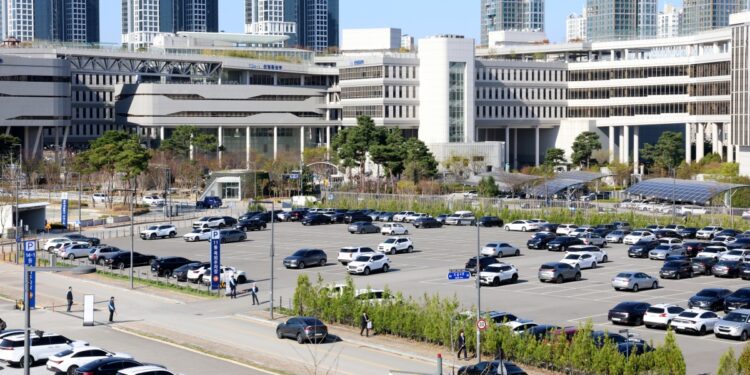 “몰랐다” 주차 유턴·실랑이 속출… “생계형 차량 지침 없어 혼란”