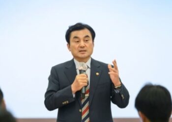 “GOP 병력 4분의1로 줄일 것…3군 통합 사관학교, 지방으로”