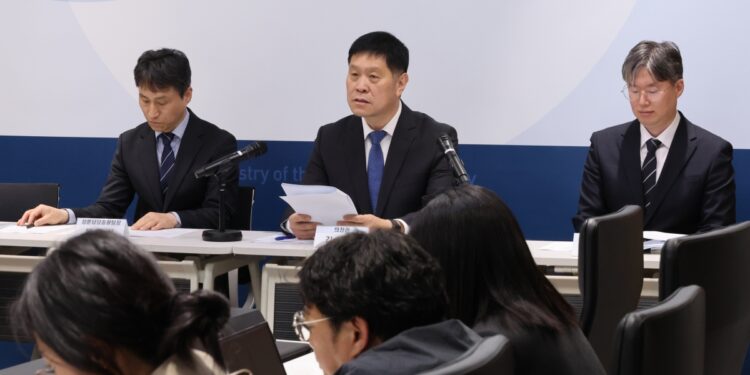 행안부 ‘부적격 정부포상’ 전면 취소 한다