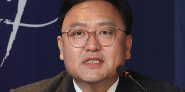 민주당 세종시장에 조상호 확정…이춘희 꺾고 본선행