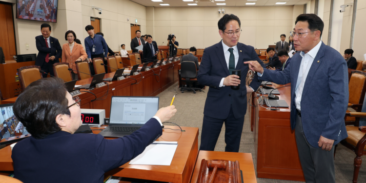 신현송 청문보고서 ‘채택 불발’…野 반발 속 ‘20일 재논의’