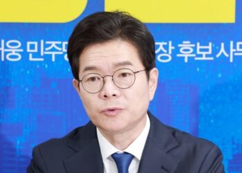 ‘吳 10년 심판본부’ 내세운 정원오…‘중도 확장 선대위’ 띄우는 오세훈